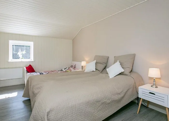 8 Person In Vaeggerlose *